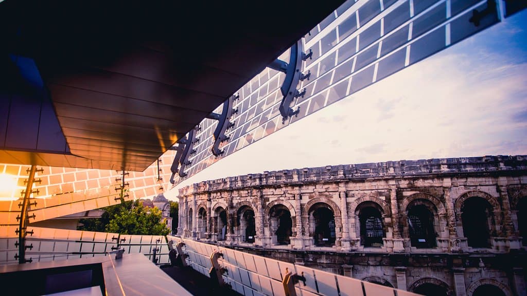 Notre terrasse face aux Arènes