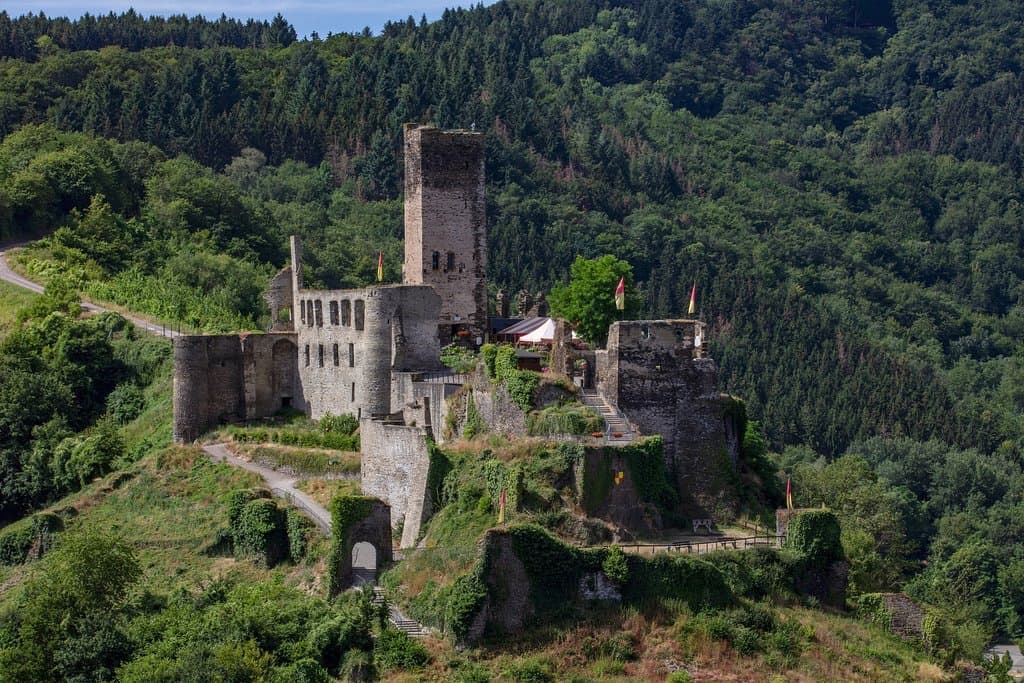 Außenansicht Burg Metternich