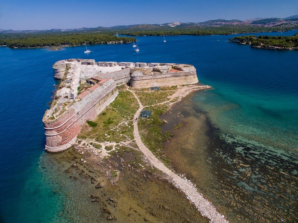 St Nicolas' Fortless.