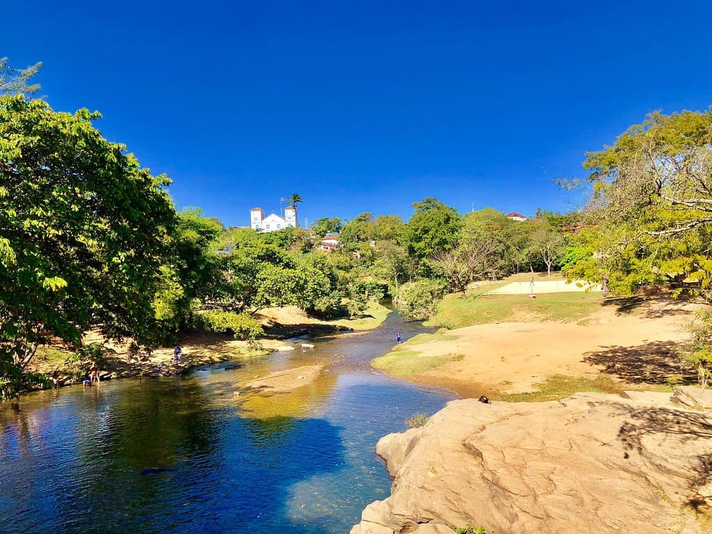 Orla do Rio das Almas Beira Rio