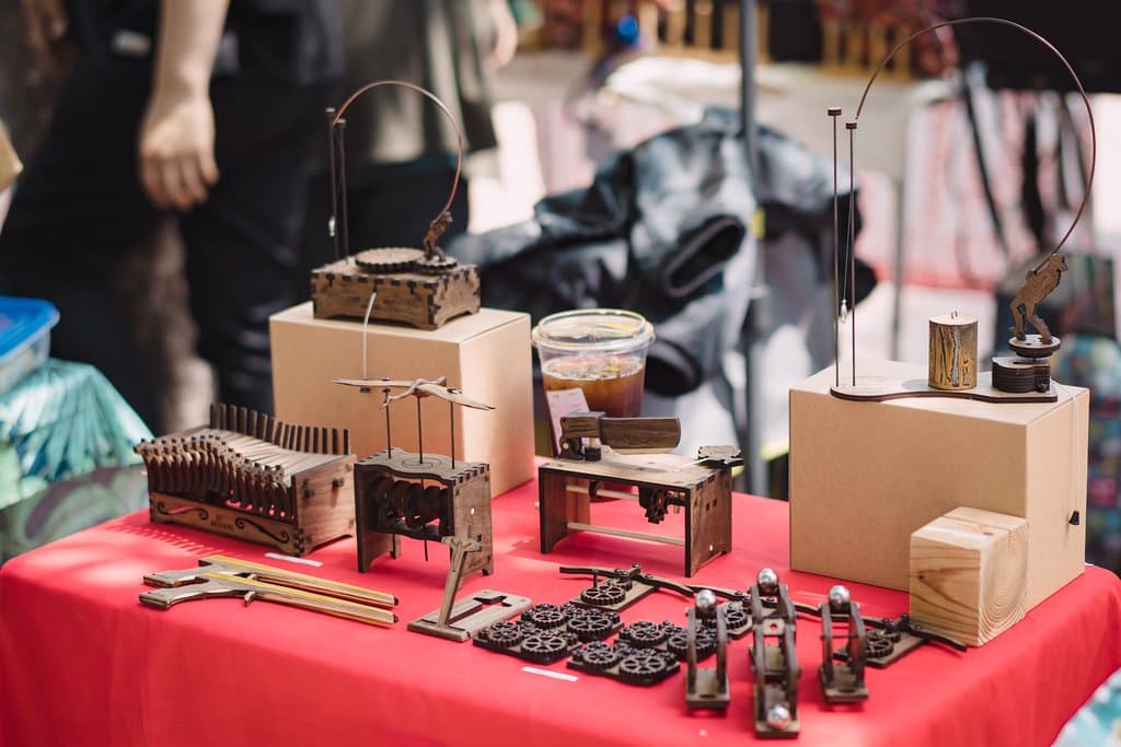 홍대앞 예술시장 프리마켓 참가자가 직접 만든 작품입니다.