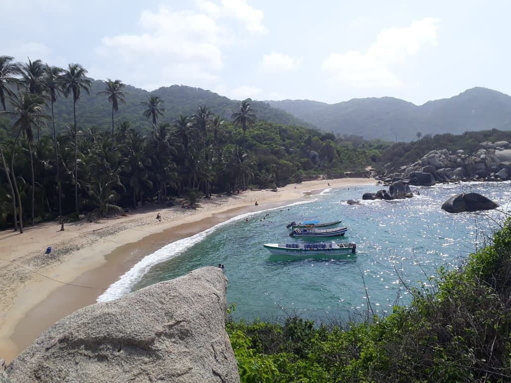 Excursiones por la Sierra Nevada de santa Marta ciudad perdida pueblos indigenas paseos en bollas tubing cavo de la vela más punta gallina en tres muchos mas Ben y disfrutalo vive una nueva experiencia  
