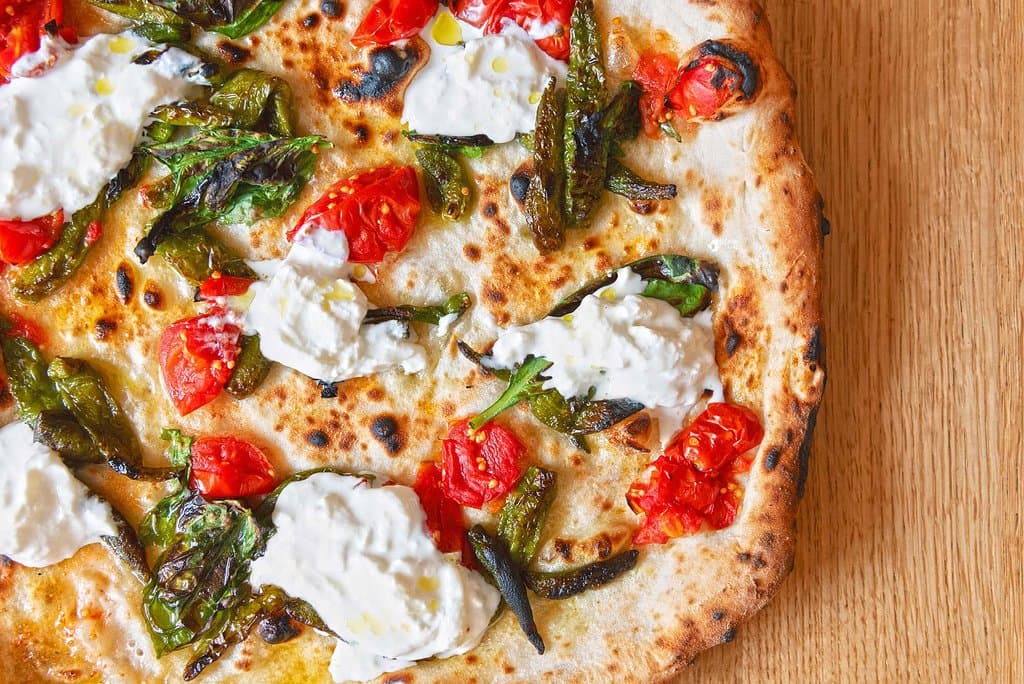 Pizza Peperoncini e burrata