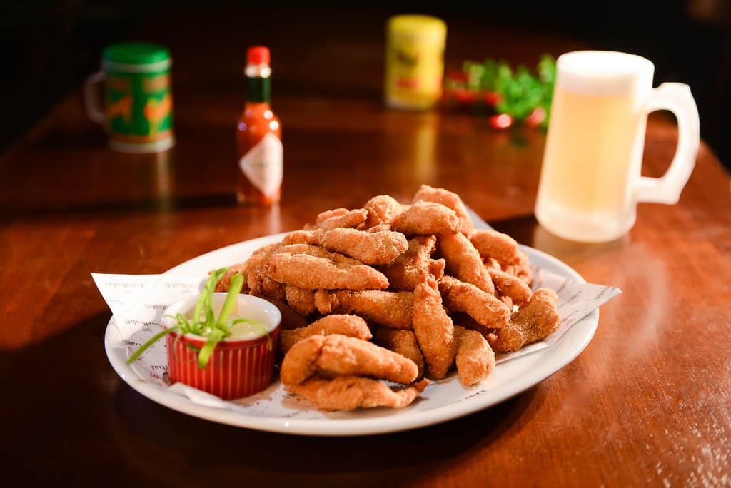 Isca de frango empanado