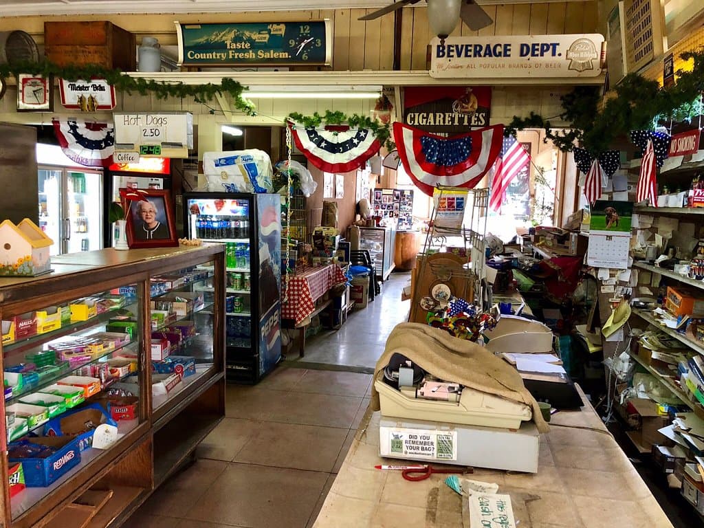 Komoda Store & Bakery