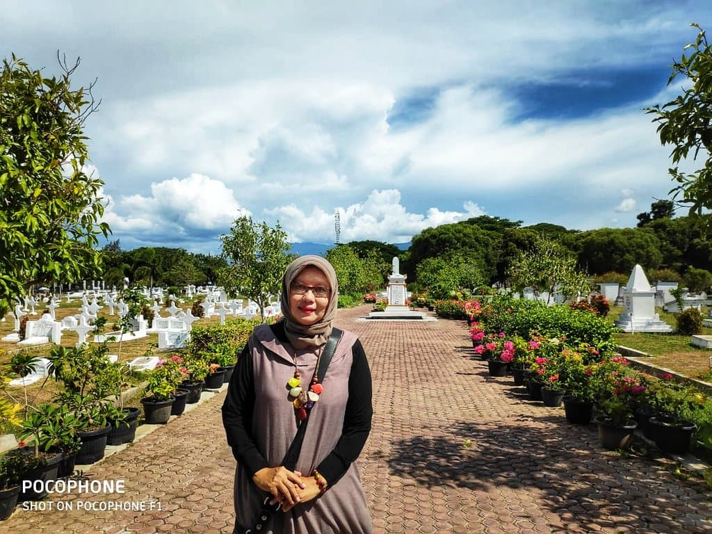 Kerkhof Peucut Dutch Cemetery