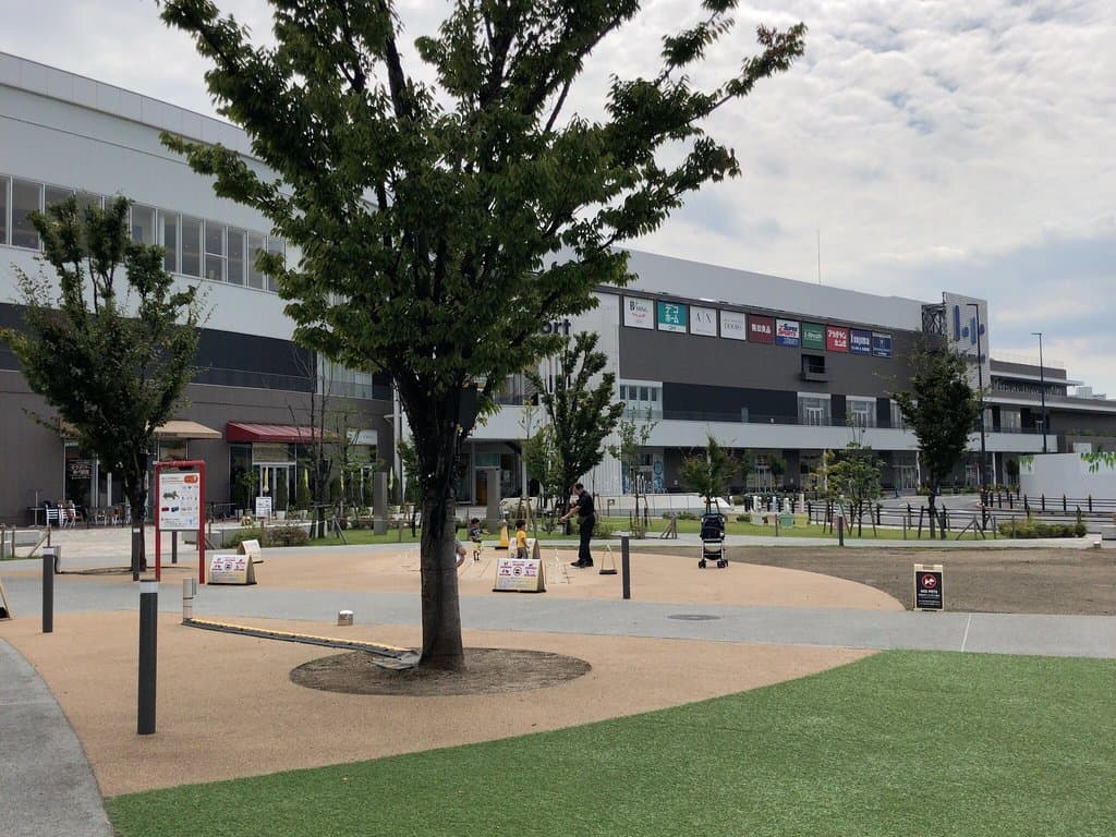 LaLaport Tachikawa Tachihi