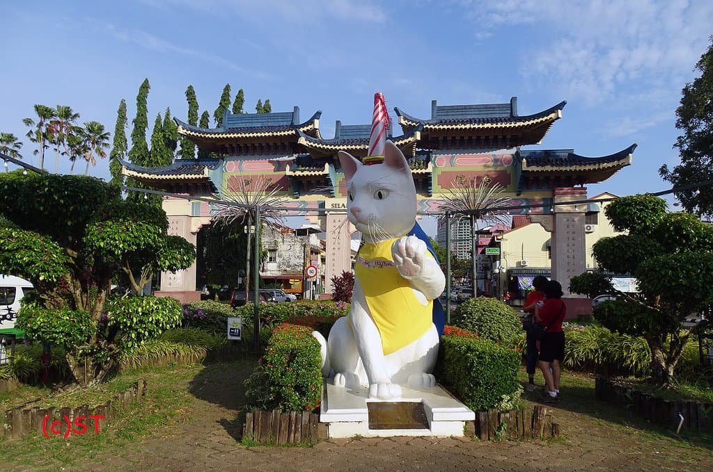 White Cat Statue