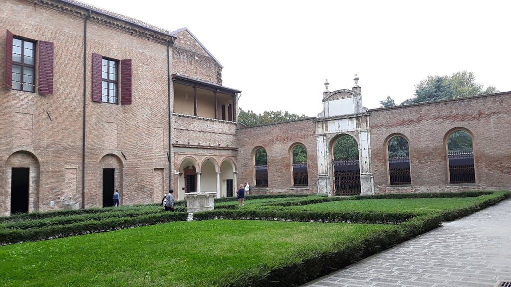Palazzo dei Diamanti