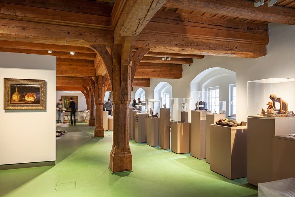Blick in die neue Dauerausstellung des Museums Brpot und Kunst