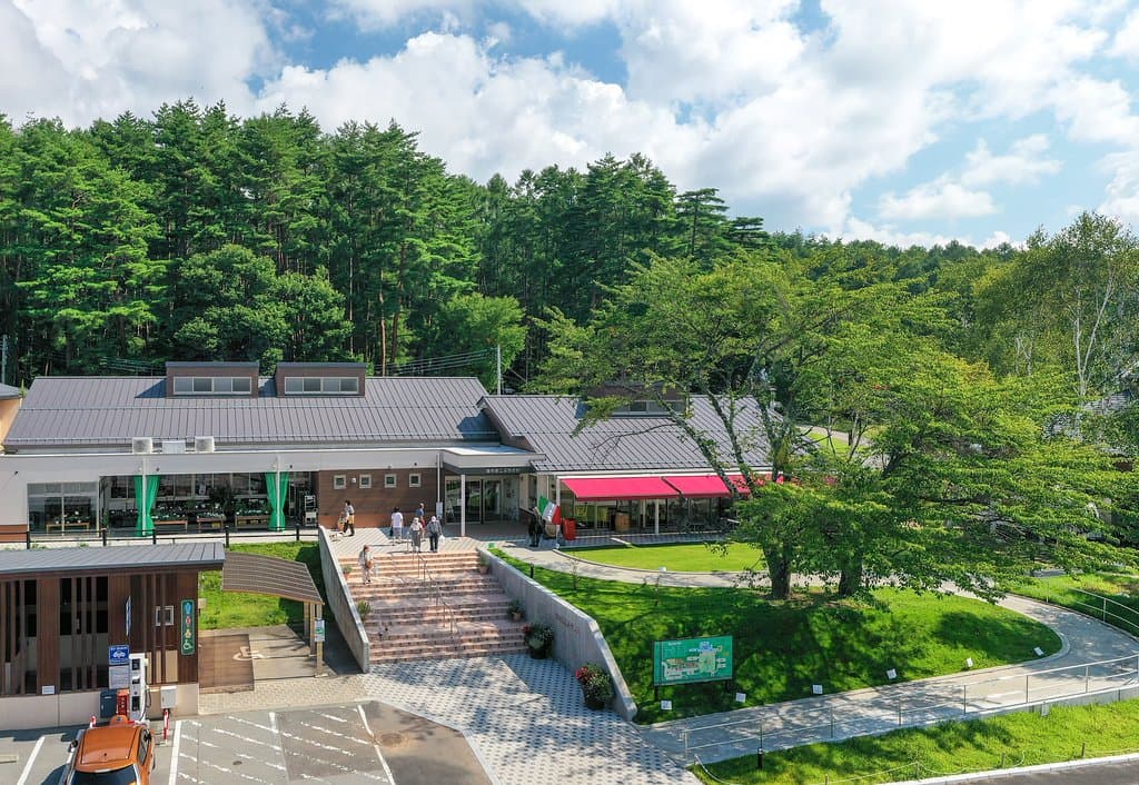 2019年4月20日にオープンした、新しい「道の駅こぶちさわ」の外観写真です！