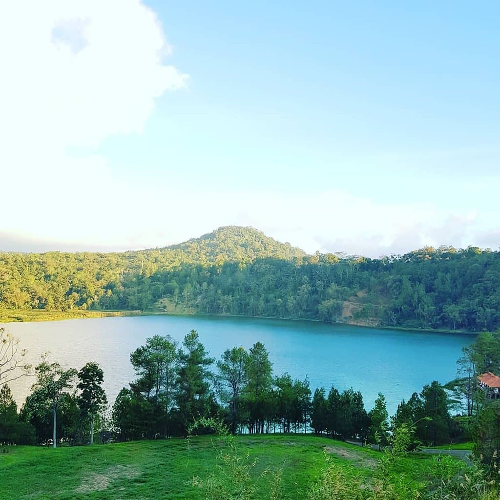 Beautiful Linow Lake at Tomohon, Indonesia. 