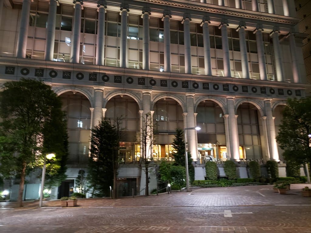 ビルの外観もそれらしく？
