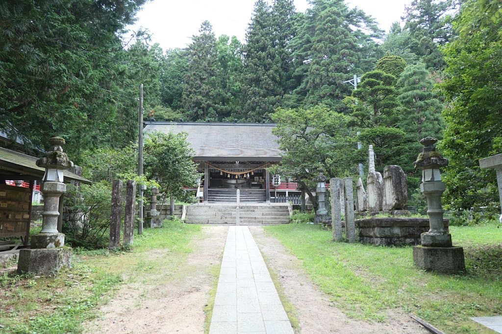 有明山神社の社殿です。 