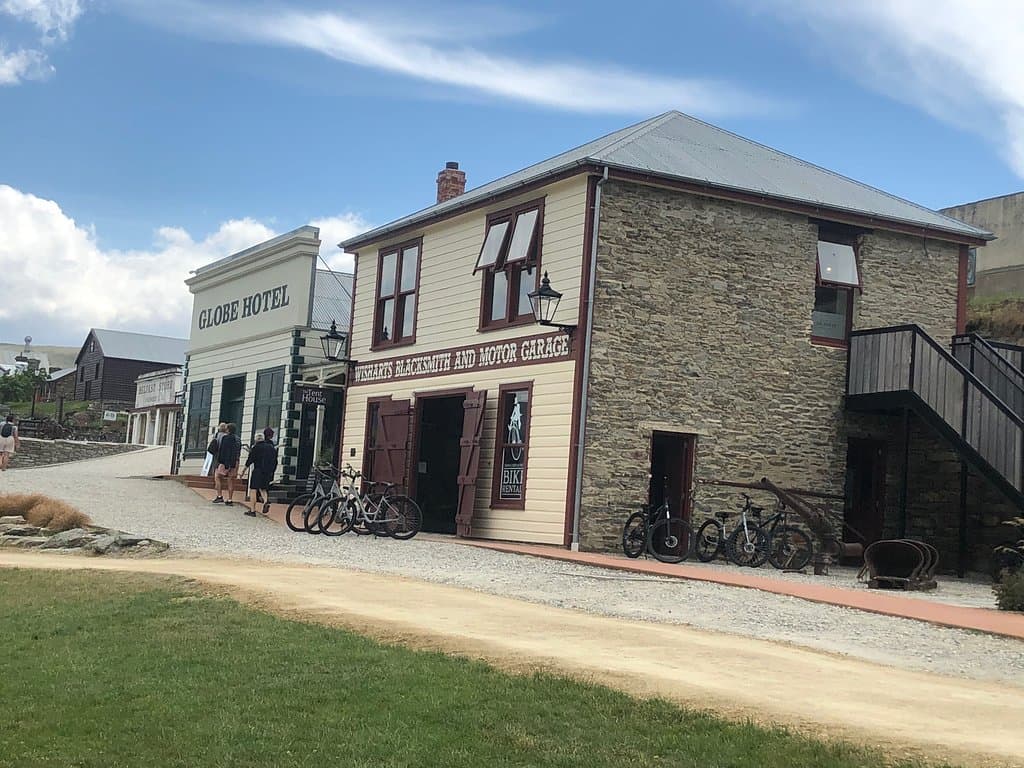 New Lake Dunstan cycle trail passes through the Cromwell Heritage Precinct. Great place to start your cycling adventure.