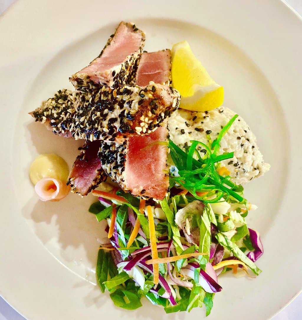 Seared Tuna Salad