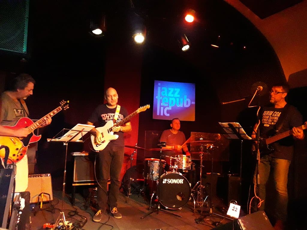 Grupo que actuaba  esa noche