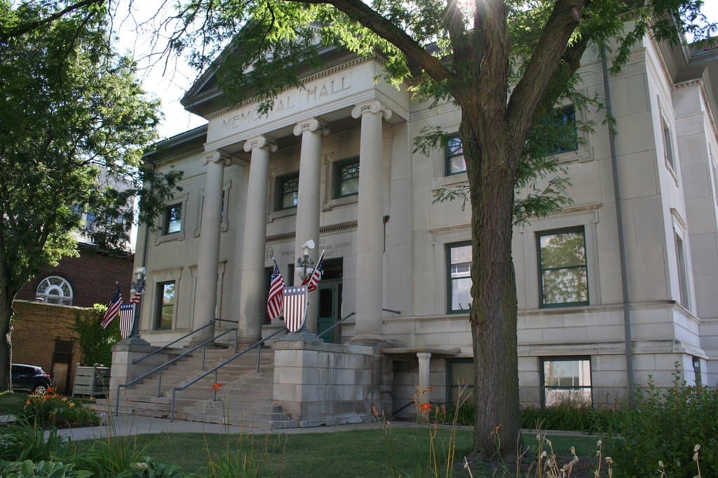 Veterans Memorial Hall and Museum