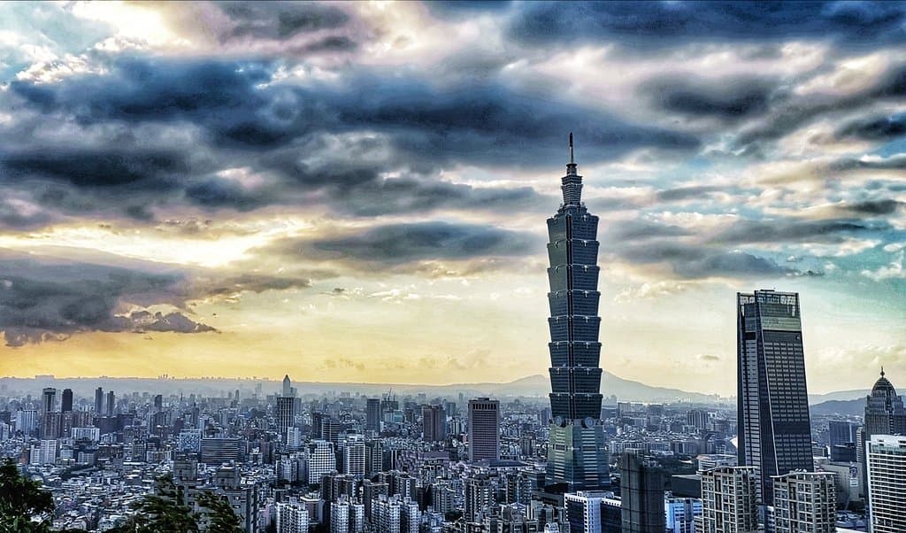 Xiangshan Hiking Trail Taipei