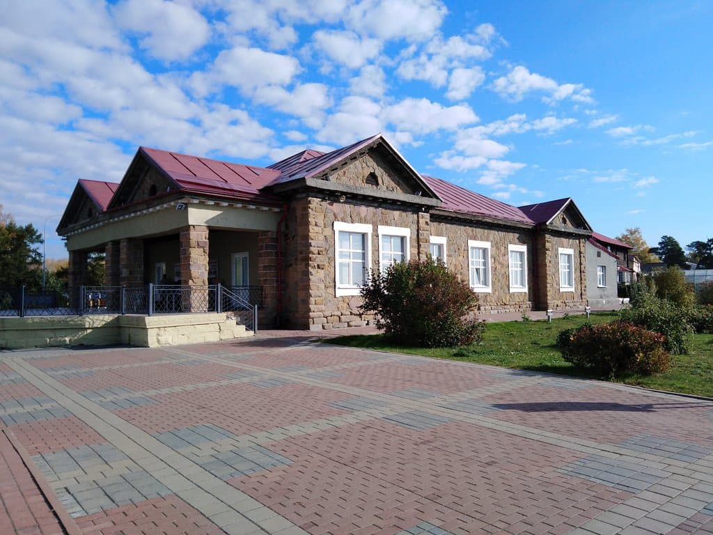 здание музея располагается в здании еще той самой постройки 1916 год  для управляющего Кемеровским рудником