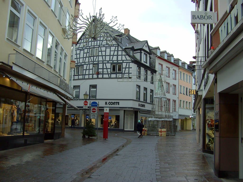 Das konnte man auf einen Stadt Spaziergang, durch die Historische Altstad, und die Moderne Neustadt, von Koblenz sehen...25.12.2019