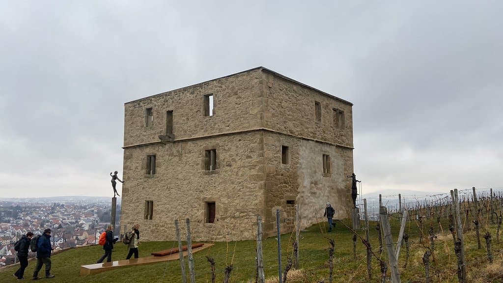 Yburg bei Kernen im Remstal - eine der schönsten Burgruinen in Umland von Esslingen am Neckar, Geschichte trifft Kunst und Architektur
