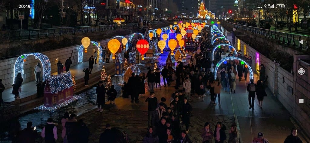 Explore the Colorful Streets of Insadong