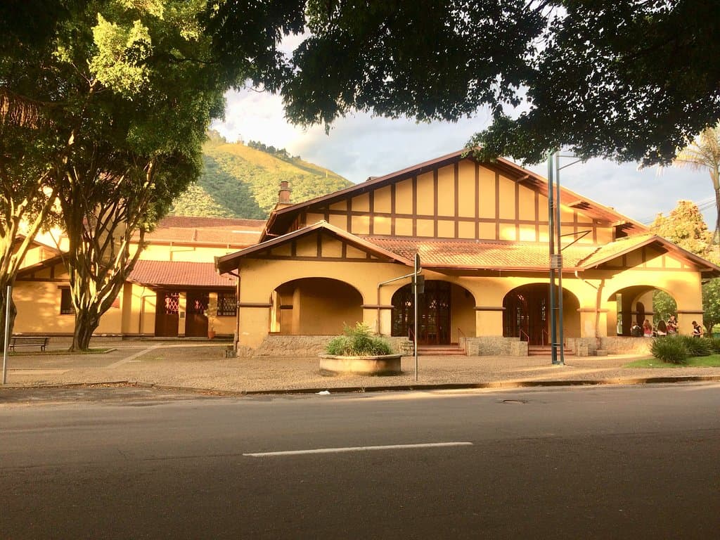 Fachada Lateral do Prédio