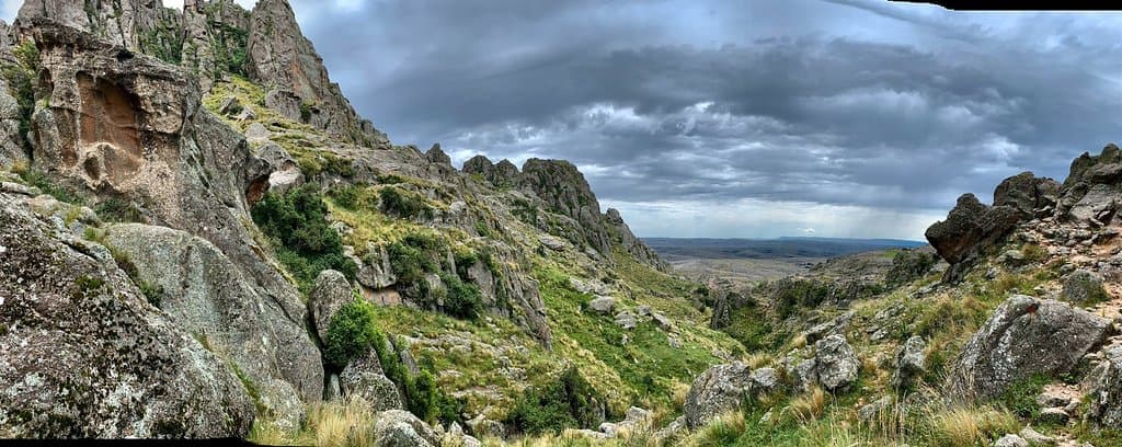 El paso por un lugar maravilloso y poco promocionado como lo son Los Gigantes. Recomendación. Parador “Alto de Los Gigantes” la gente de ahí maravillosa. Franco un guía con todas las letras. Carlos e Hipolito siempre disponibles para lo que se necesite. No hay señal de celular. Bello momento para desconectar y disfrutar de un imponente paisaje