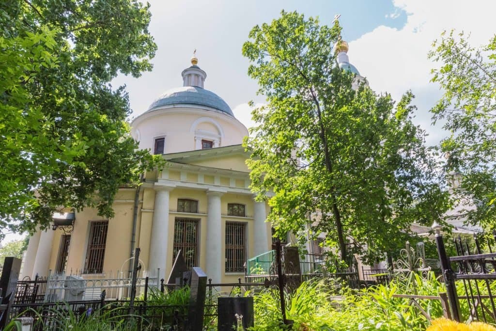 Храм Воскресения Словущего на Ваганьковском кладбище