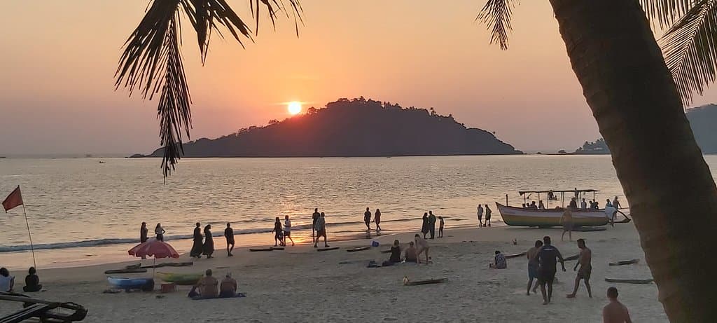 Sunset over Monkey Island 