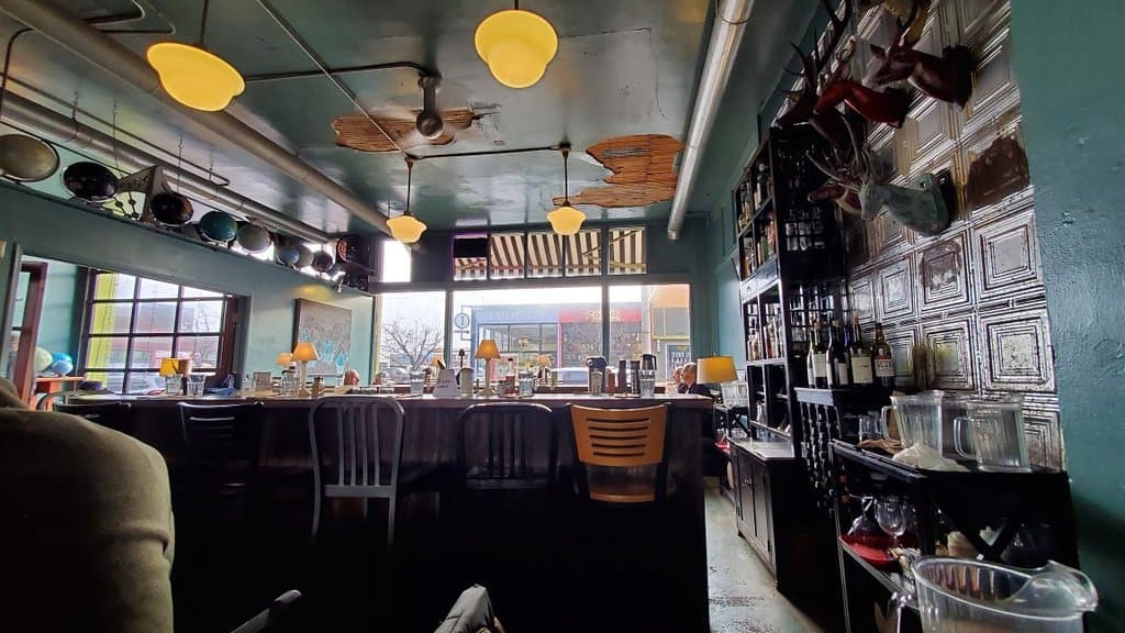 Astoria Coffee House & Bistro