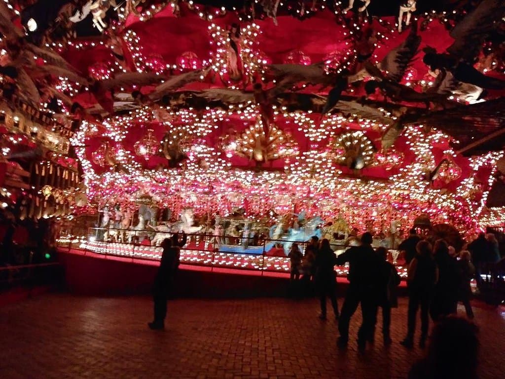 World's largest indoor carousel