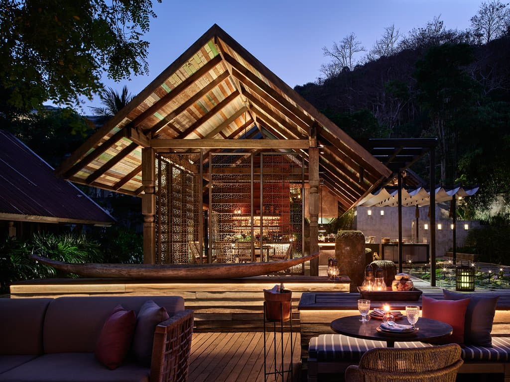 Night Ambiance of Ta Khai