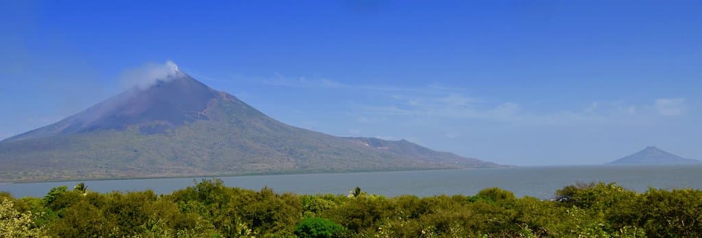 Momotombo and Tombolito