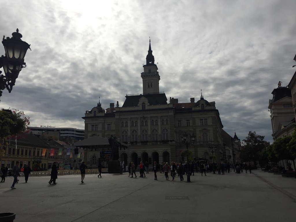 General view - The City Hall dominating the square. 