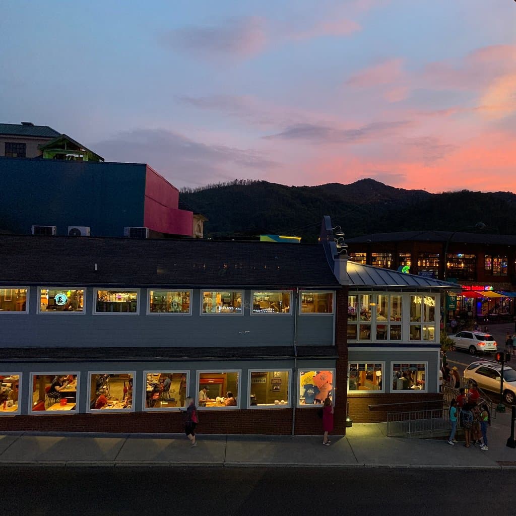 Smith & Son Corner Kitchen