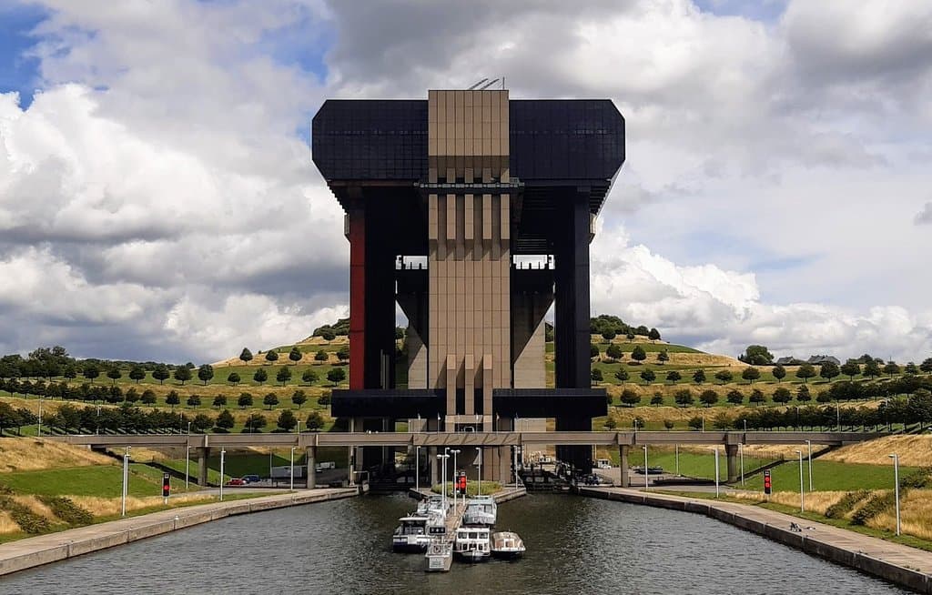 Strépy-Thieu Boat Lift