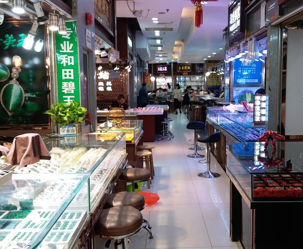 The mall is huge, not many customers though!