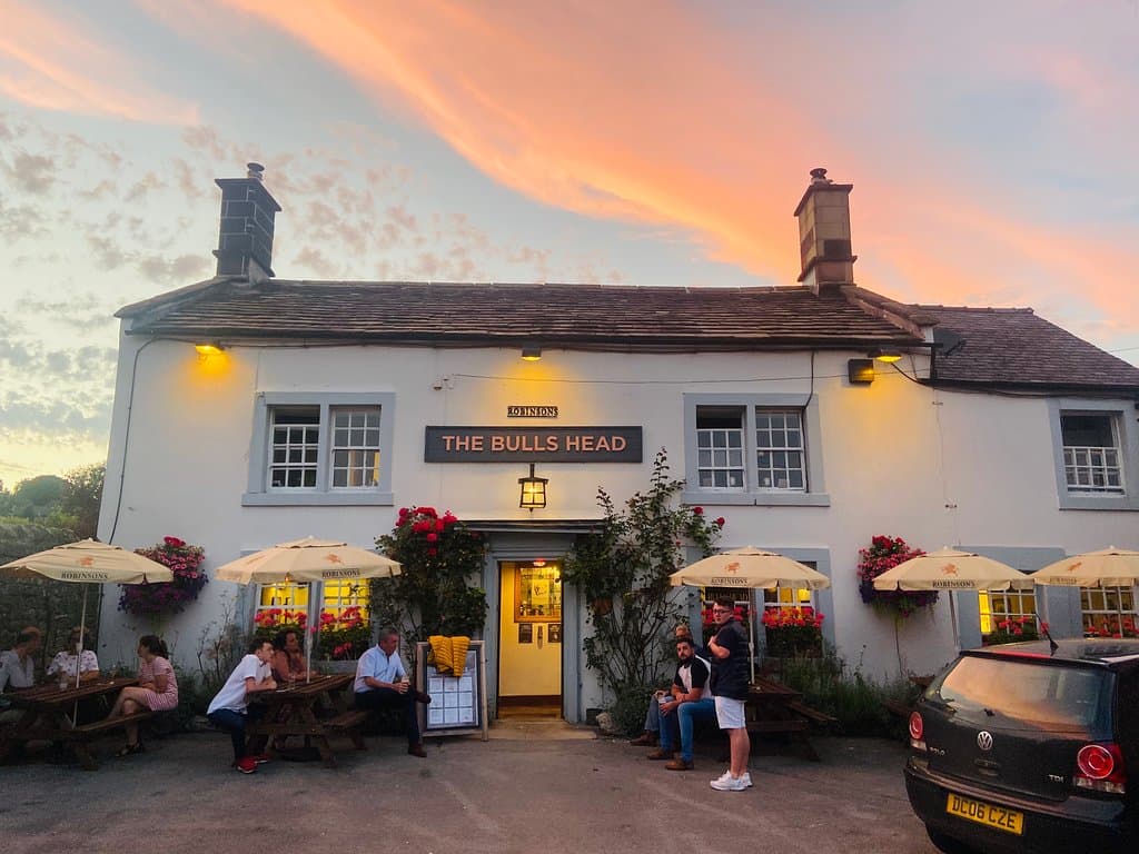 Saturday Evening at the Bulls Head Ashford in the Water 