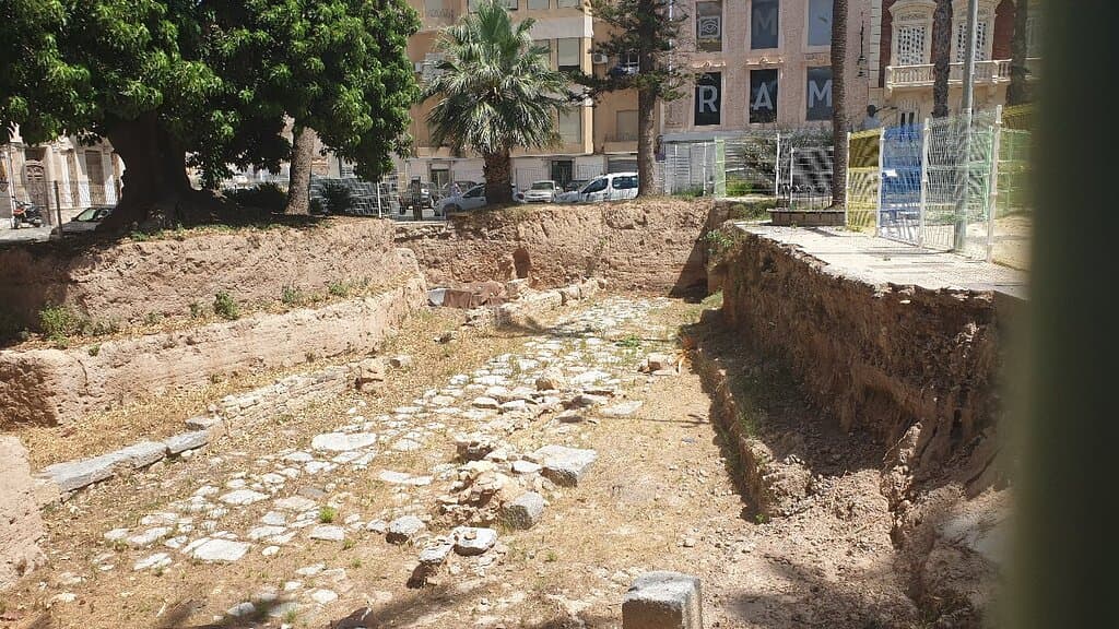 Decumanus Roman Road Centre