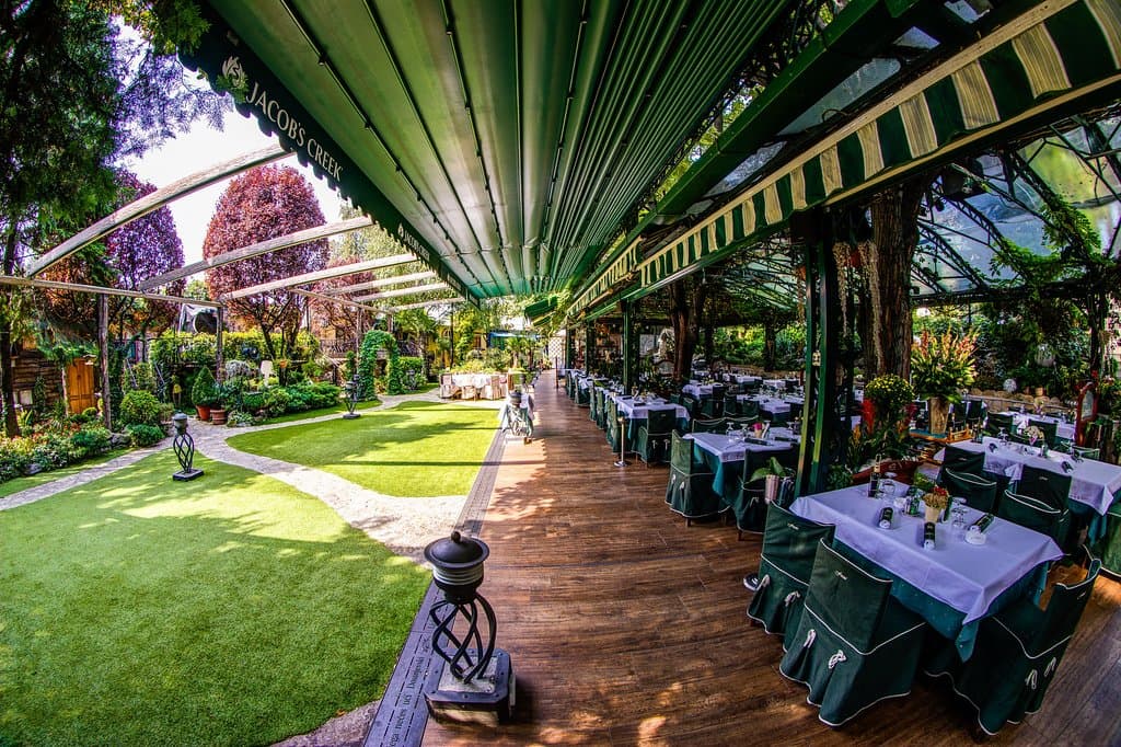 Restaurant garden 