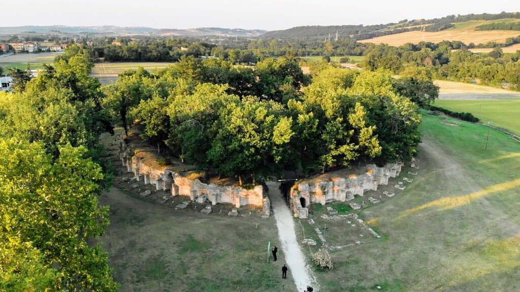 Vista dal drone dell'Anfiteatro romano