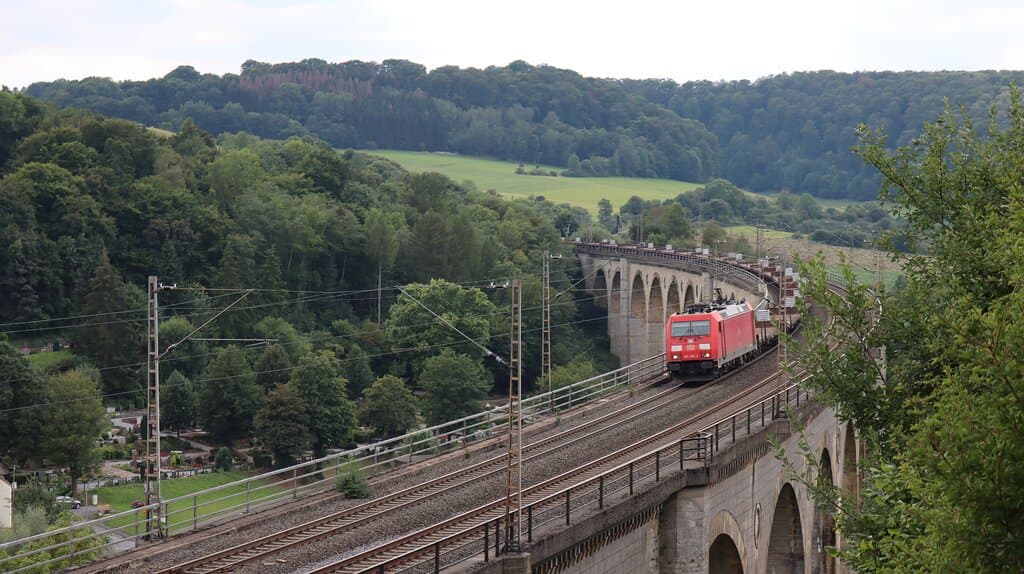 2020-08-18 (1)  Spoorviaduct in Altenbeken (J)