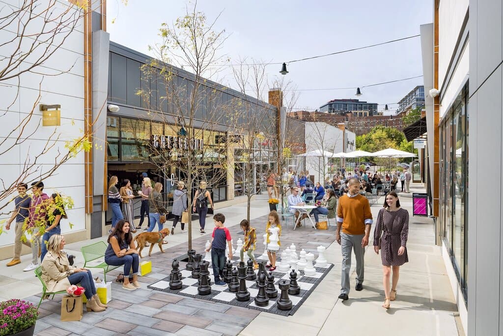 HilldaleShoppingCenter1