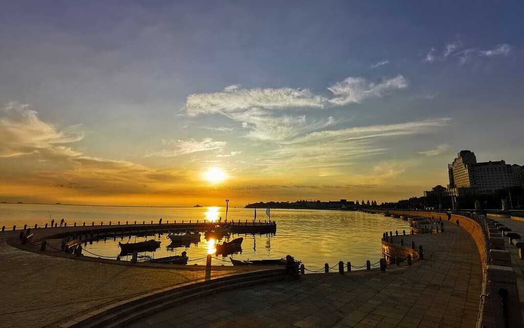 Morning views on Binhai Road, Yantai