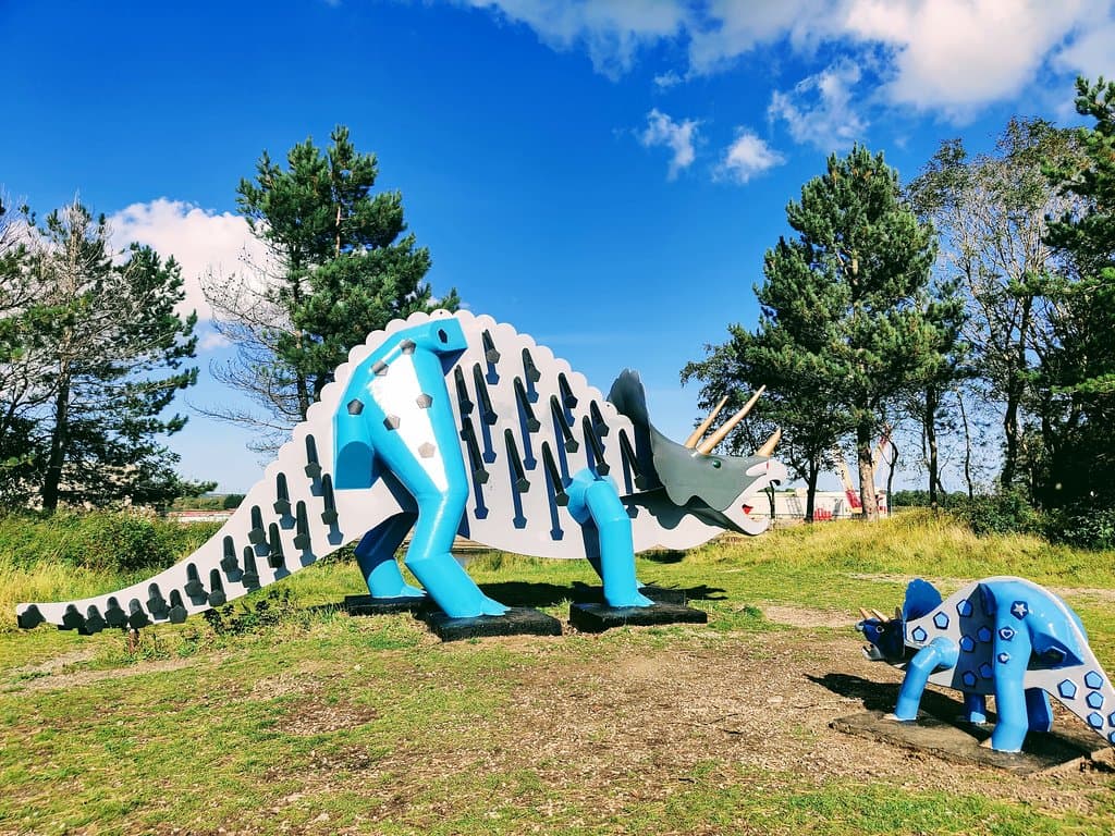the newly painted life-sized dinosaur steel sculptures look fab!