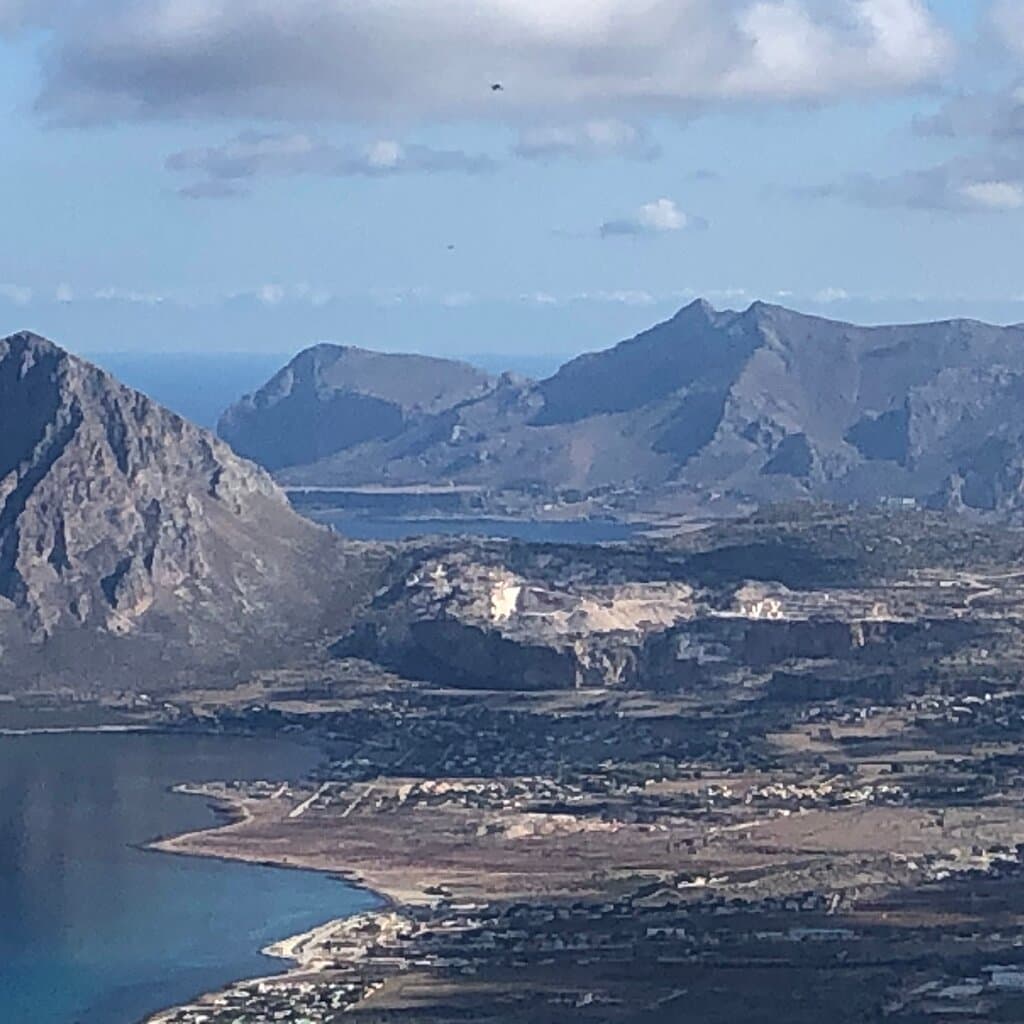 Illuminate dal sole in questa domenica d’Ottobre ... 😎😎😎😎😎