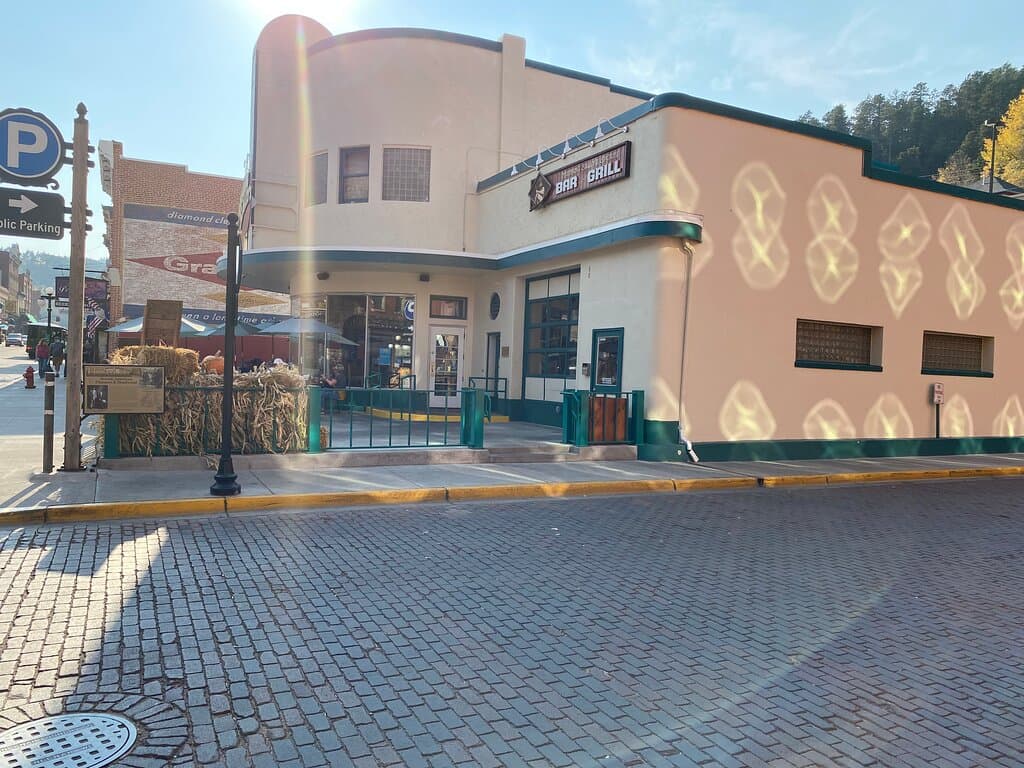 Taken from the outside of Mustang Sally's.  You can eat outside or inside.  Public parking is right behind the restaurant!