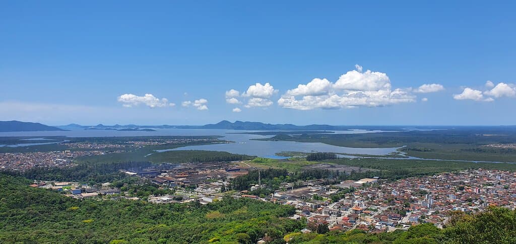 visão do mirante com acesso pelas escadas